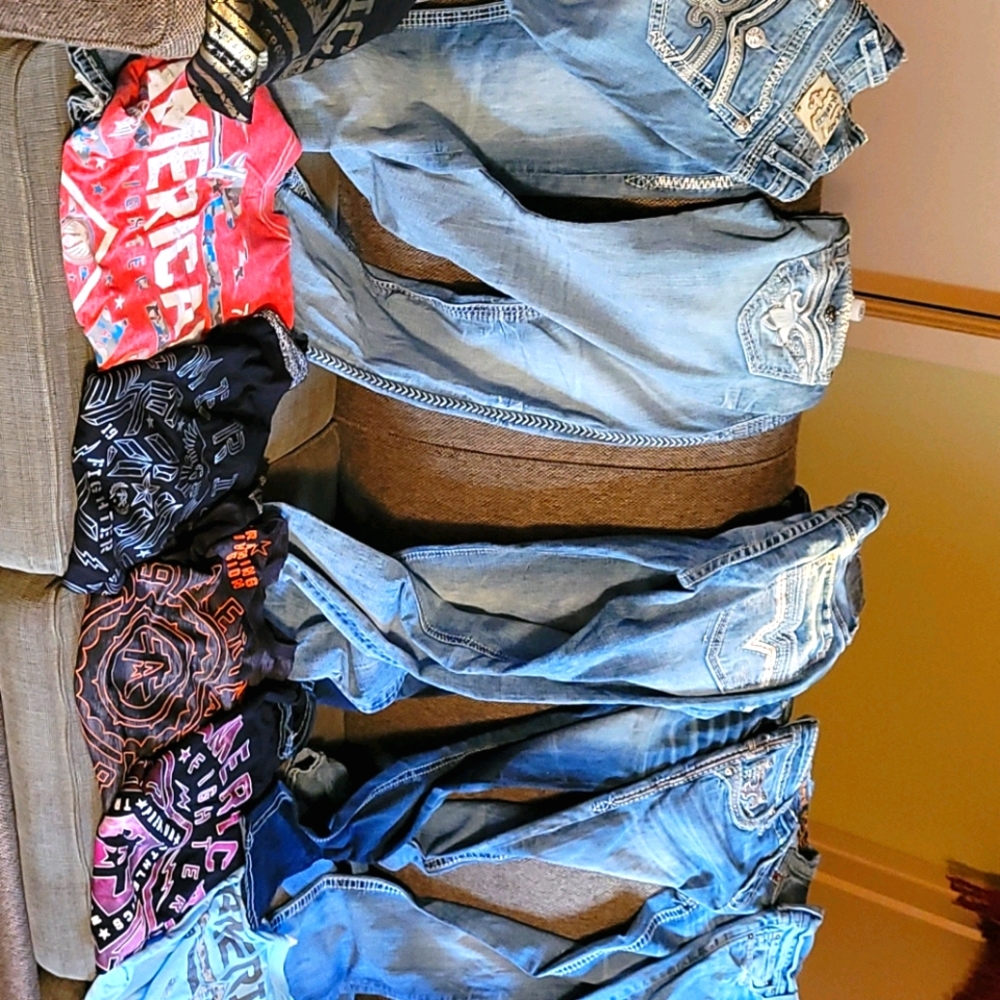 buckle and Hollister